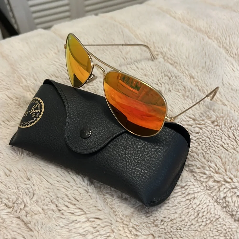 Authentic Ray•Ban aviators - Picture 2 of 8
